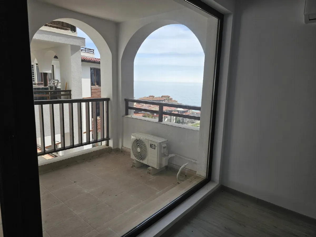 Тристаен апартамент, 107 m², Свети Влас: снимка 1
